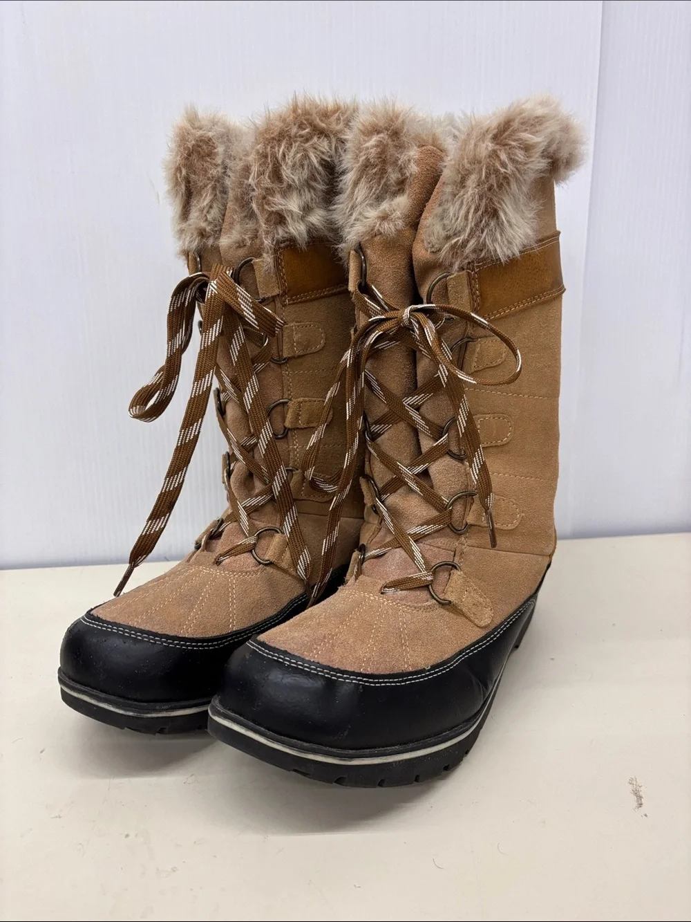Universal Thread Tan Faux-Fur Lace-Up Winter Boots
